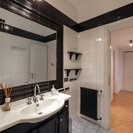 Navigli Ringhiera House Milán